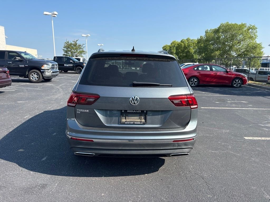 Used 2021  Volkswagen 2.0T SE image 4