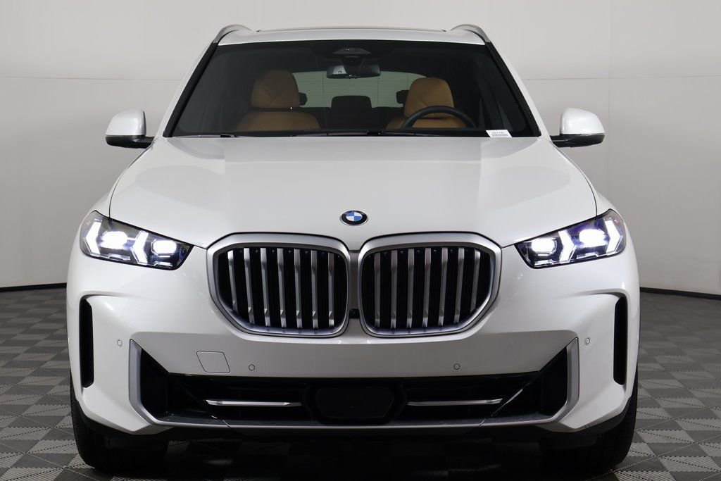 Certified Used 2026 White Metallic BMW xDrive40i image 2