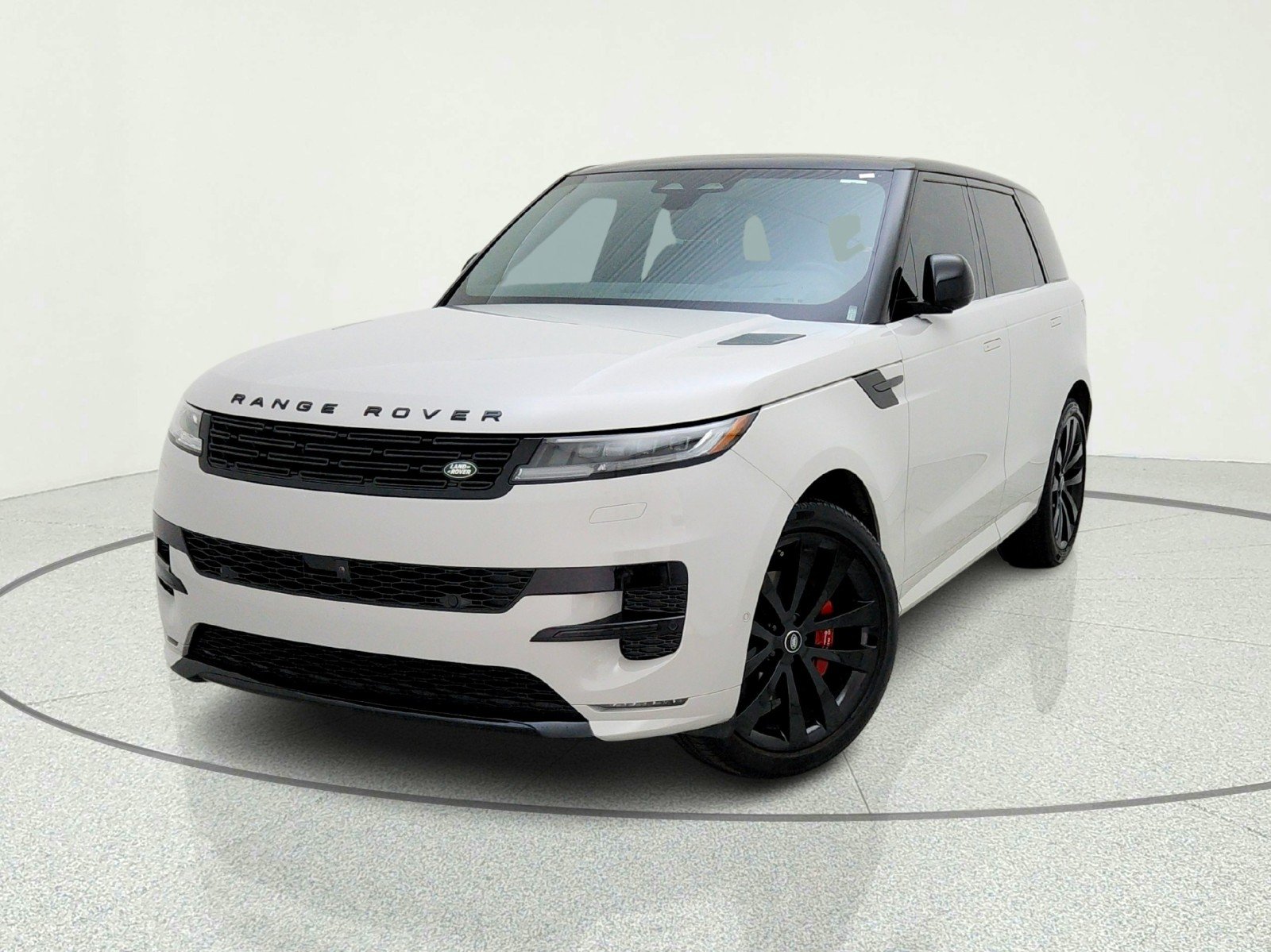 Used 2025 BORASCO GREY Land Rover Dynamic SE image 2