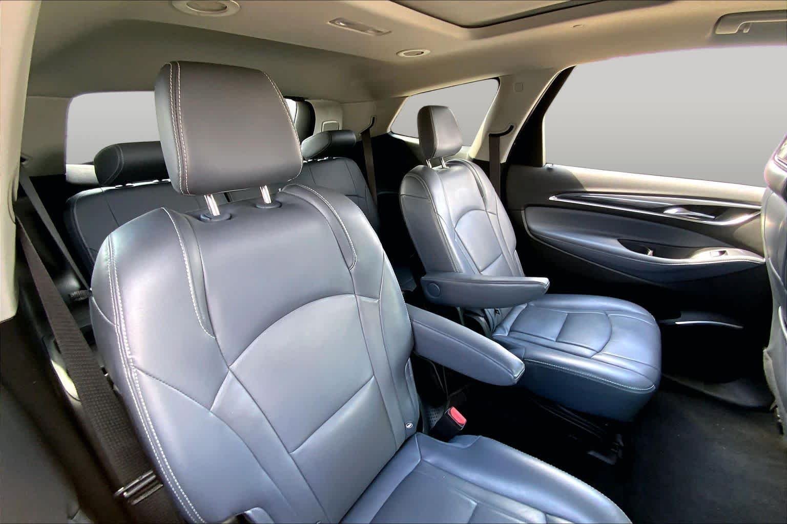 Used 2018 White Frost Tricoat Buick Premium image 19