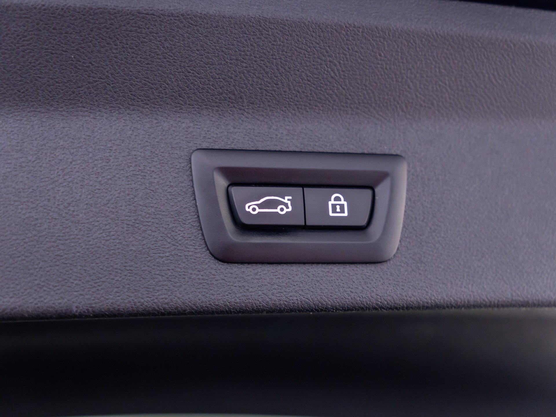 Used 2023 Carbon Black Metallic BMW xDrive30i image 32