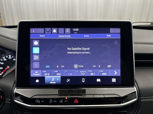 Used 2022 White Jeep Latitude image 14