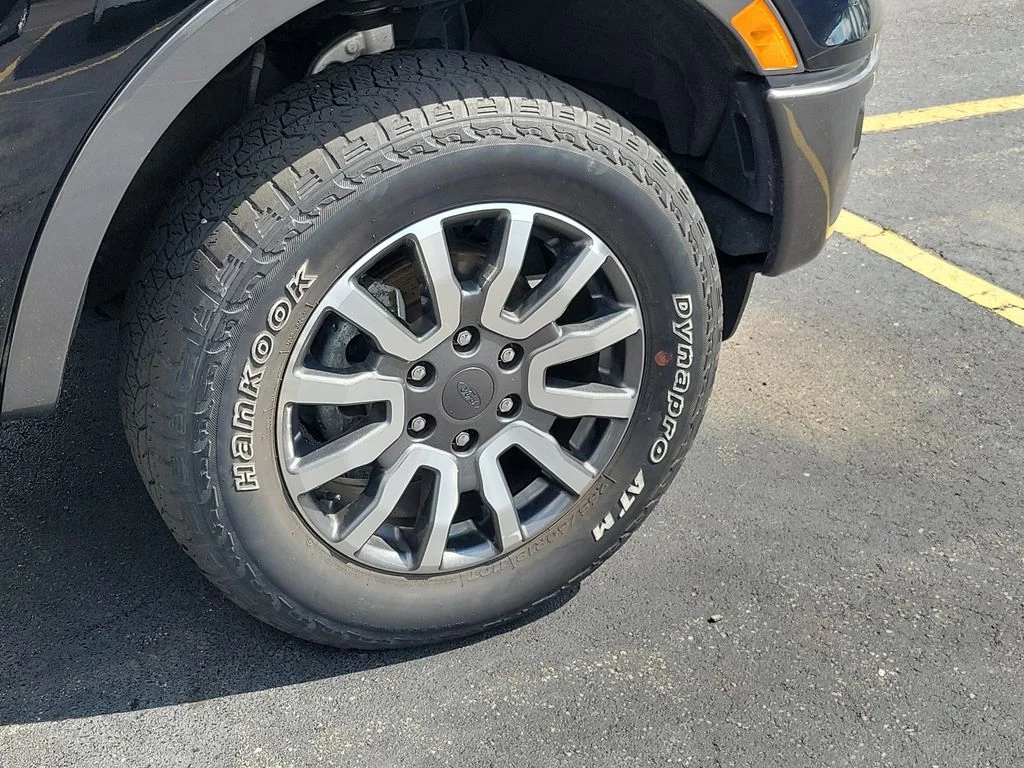 Used 2019 Black Ford XLT image 8