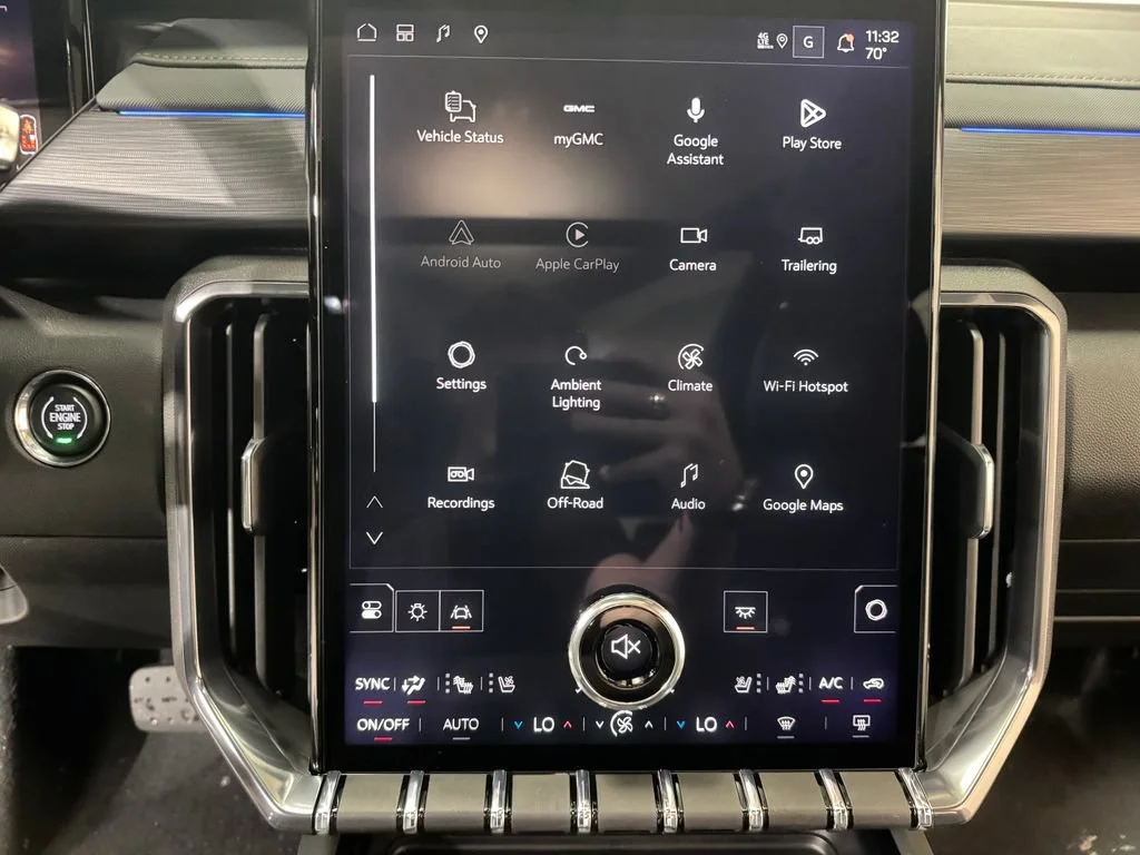 2027 GMC Acadia AT4 - Photo 15