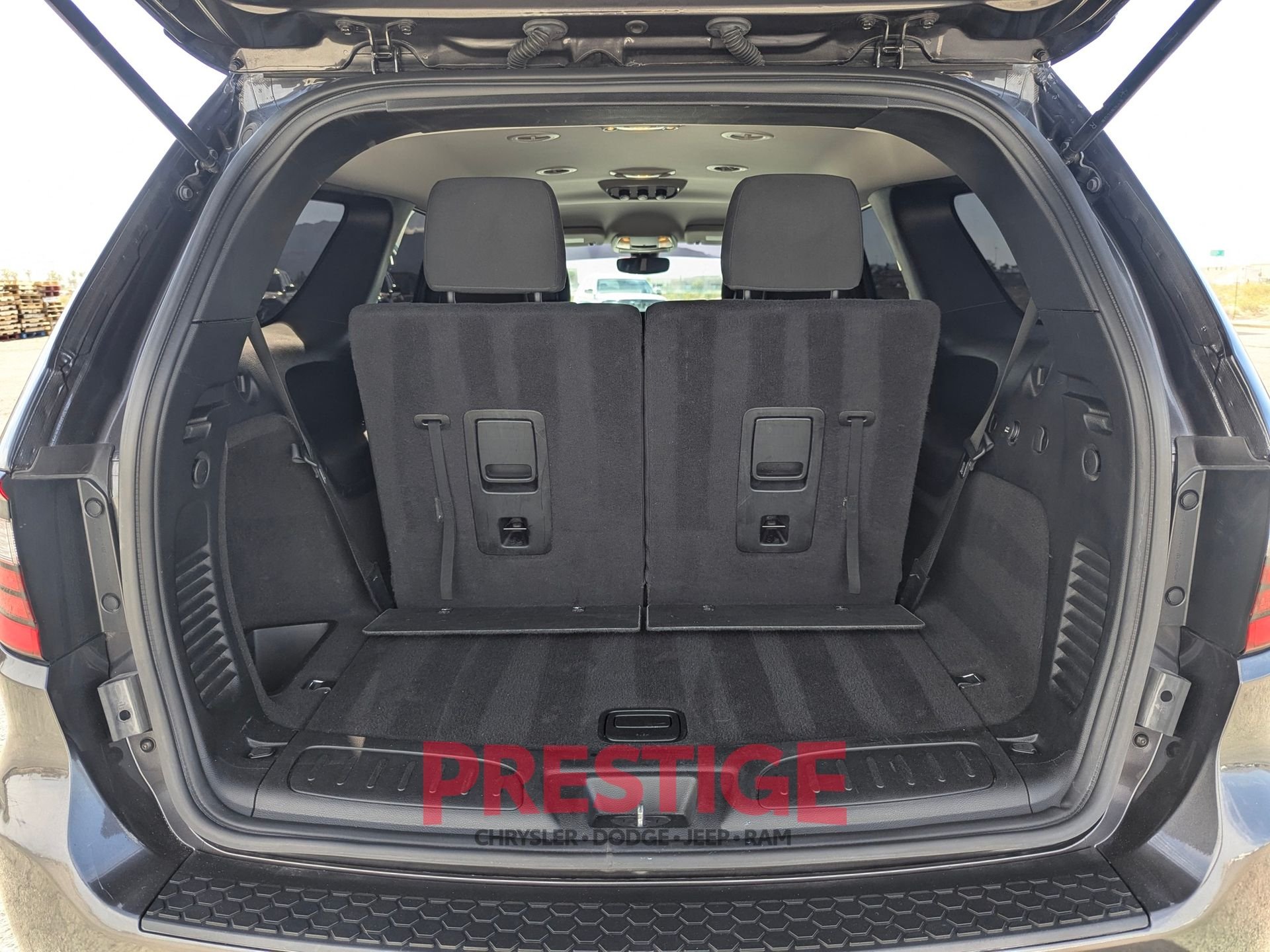 Used 2018 Gray Dodge SXT image 8