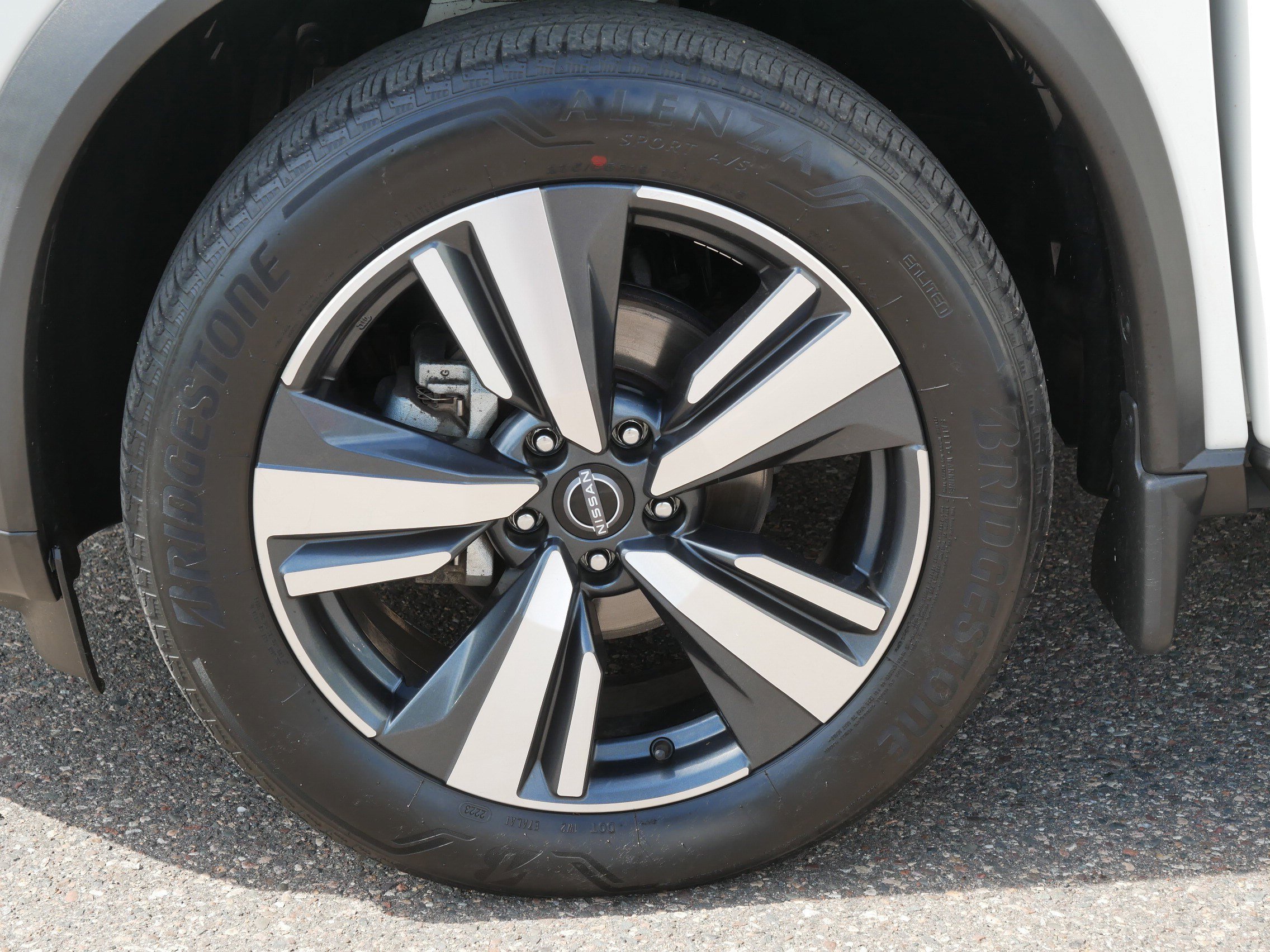 Certified Used 2023 Pearl White Tricoat Nissan SL image 15