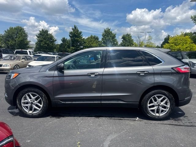 Used 2024 Gray Ford SEL image 2