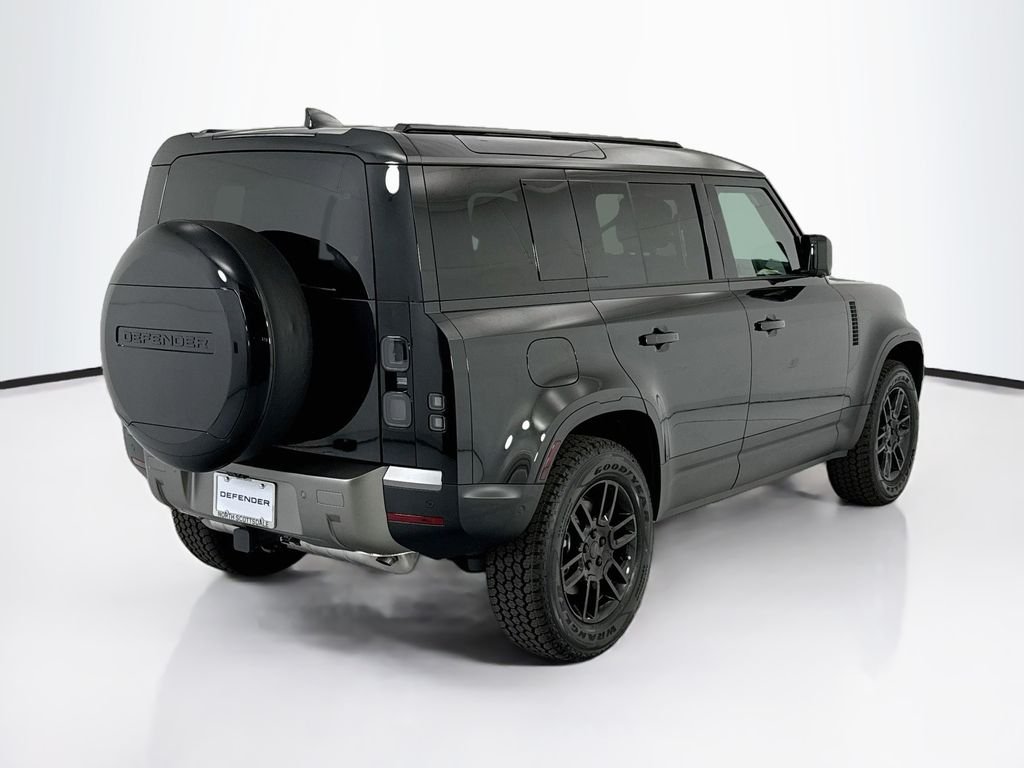 New 2026 Santorini Black Land Rover S image 5