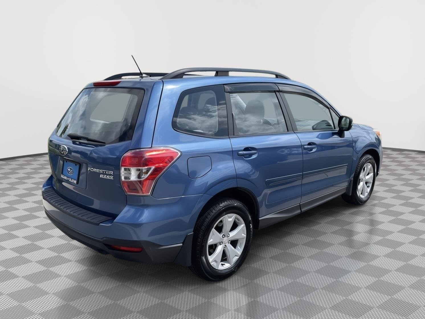 Used 2015 Quartz Blue Pearl Subaru 2.5i image 8