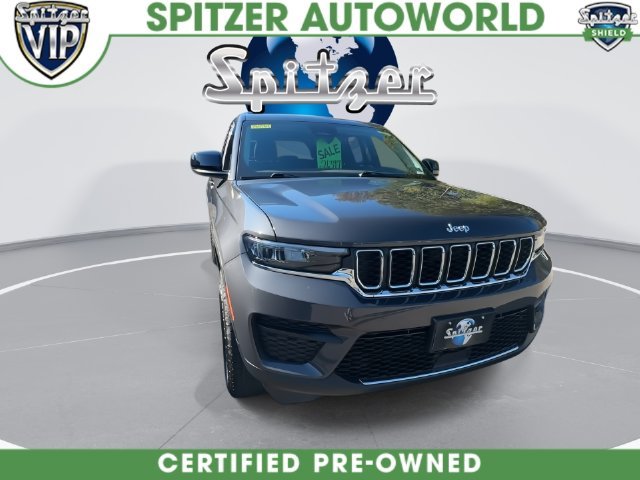Used 2023 Gray Jeep Laredo image 4
