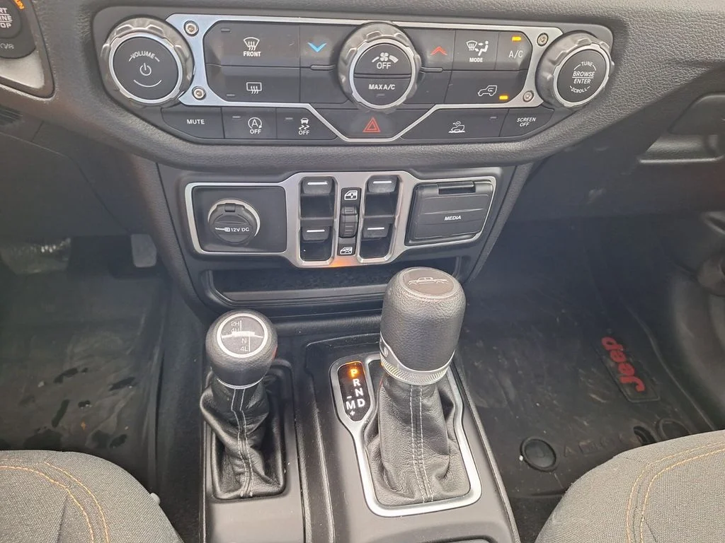 2024 Jeep Gladiator Nighthawk - Photo 18