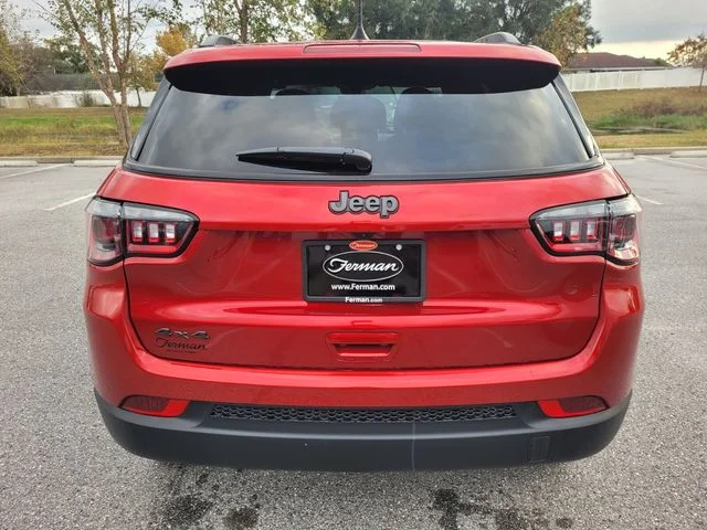 New 2026 Red Hot Pearlcoat Jeep Latitude image 12
