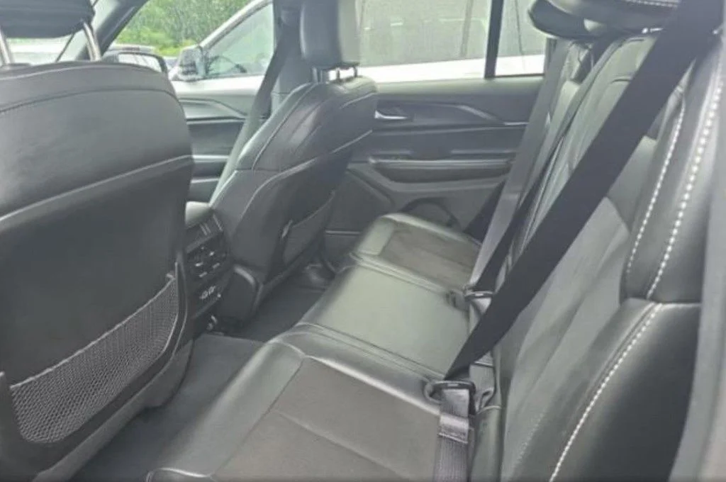 Used 2023 Gray Jeep Altitude X image 10