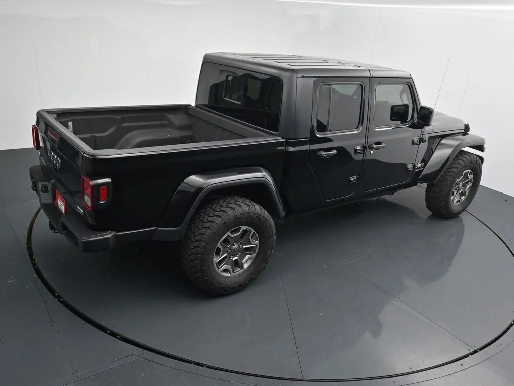 Used 2021 Black Jeep Overland image 16