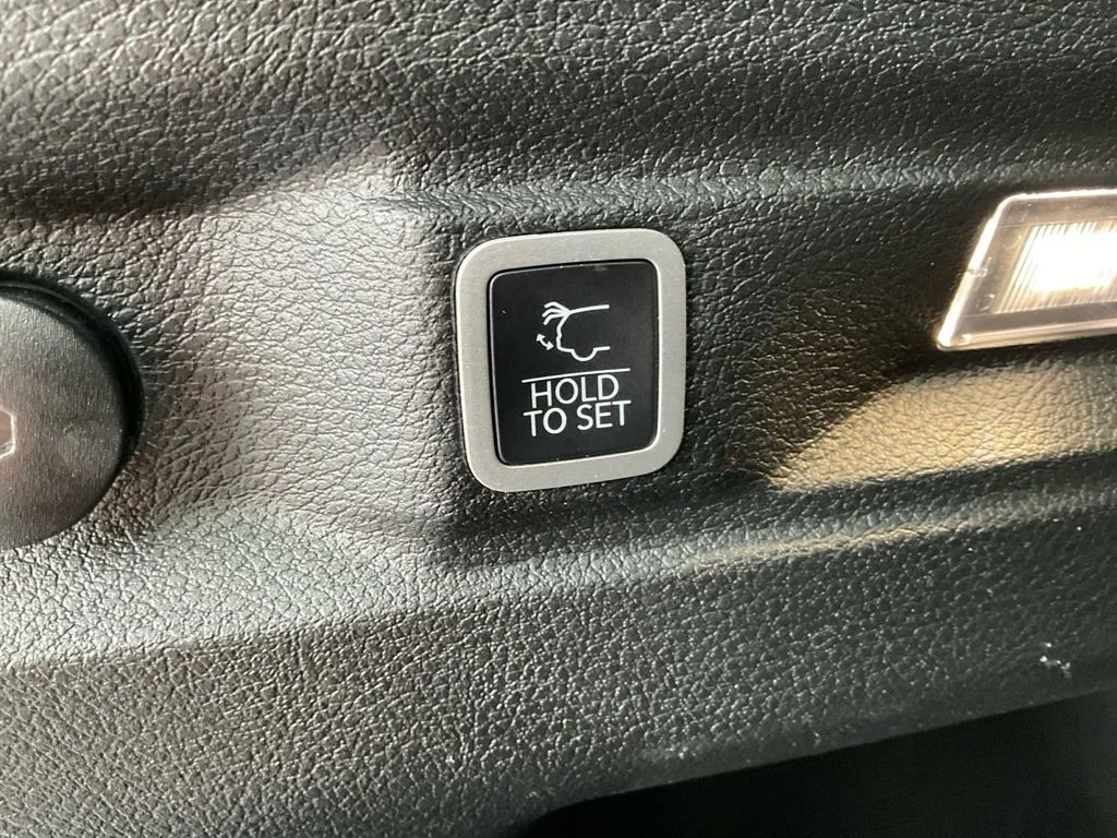 Used 2023 White Jeep Limited image 30