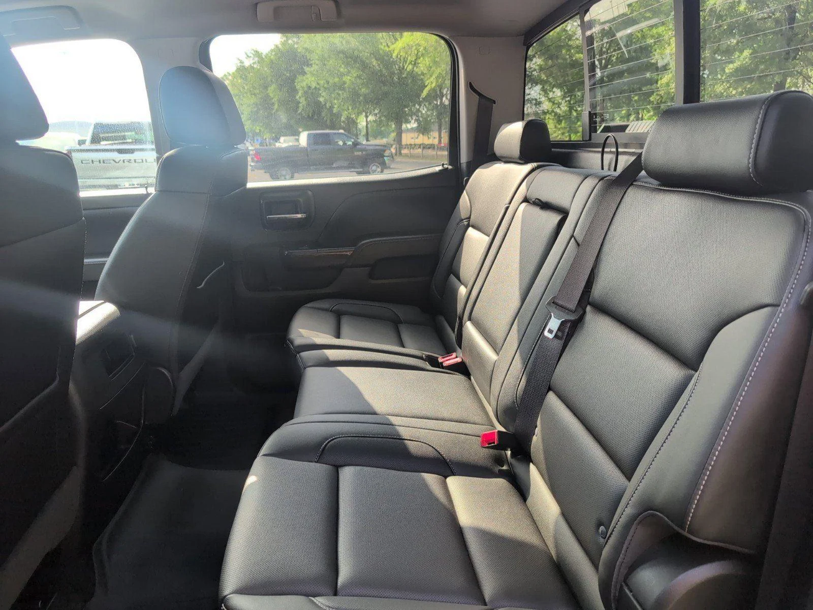 Used 2018 Quicksilver Metallic GMC SLT image 35