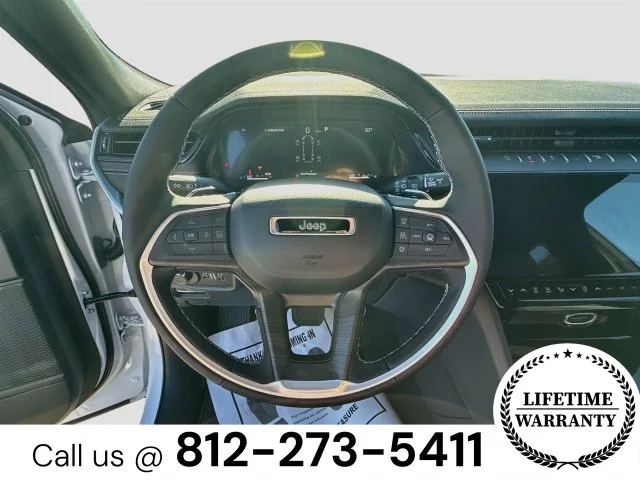 New 2027 White Jeep Laredo Altitude image 12