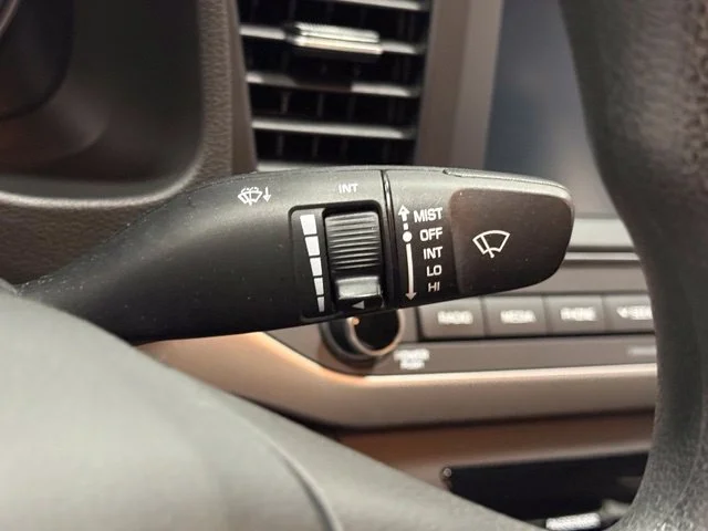 Used 2018 White Hyundai SEL image 19