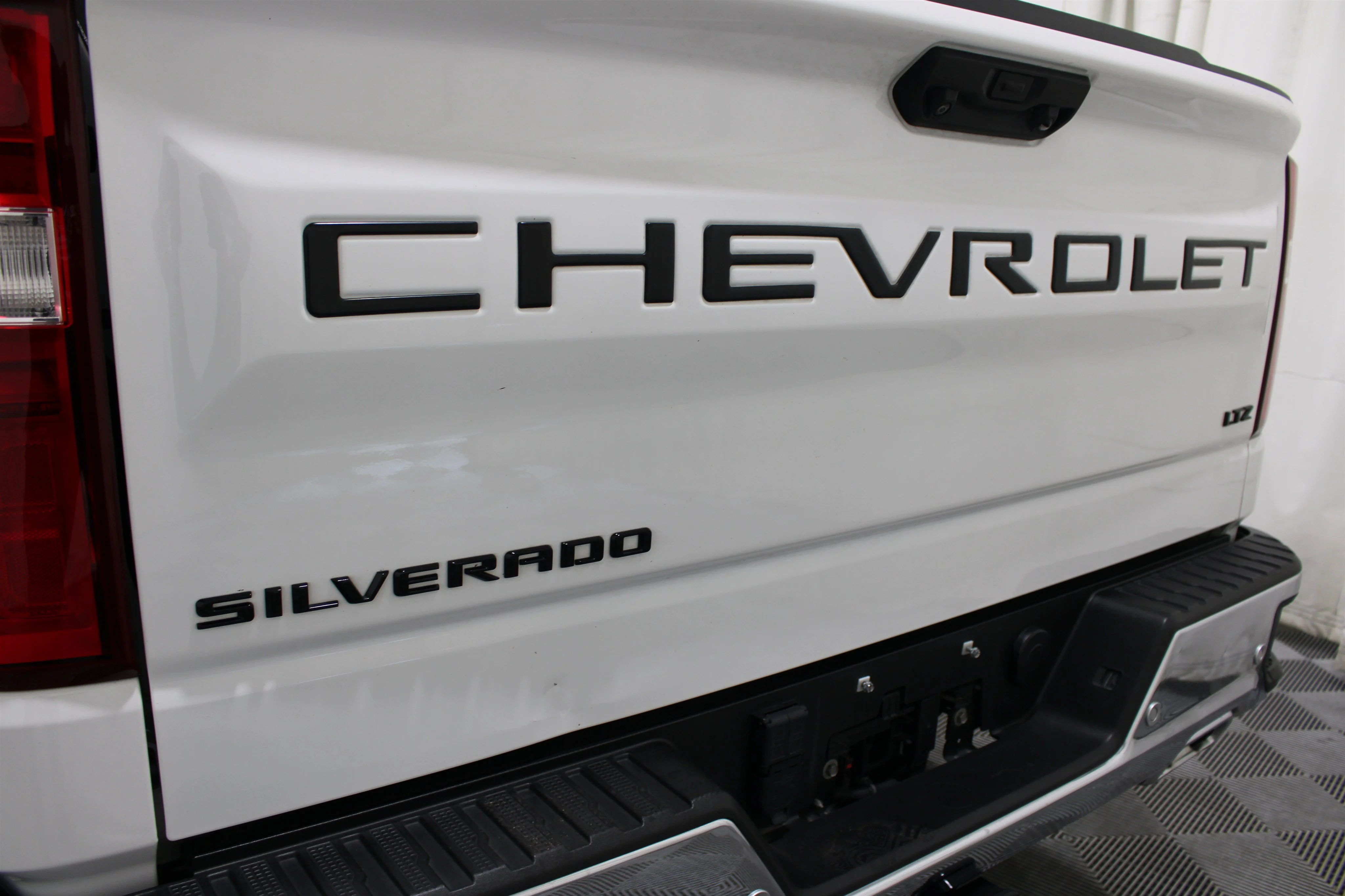 2024 Chevrolet Silverado 1500 LTZ - Photo 28