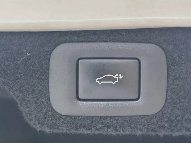 2022 Lexus LS Base - Photo 13