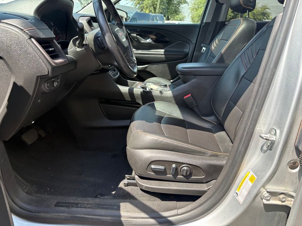 Used 2022 Silver GMC AT4 image 8