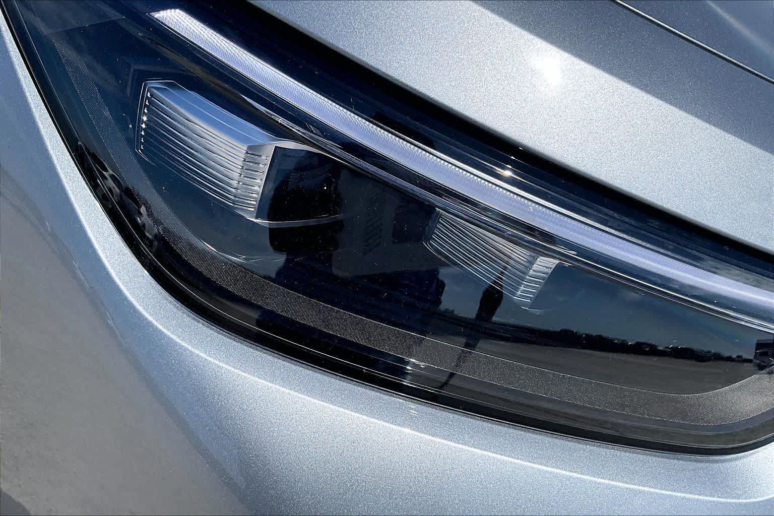 New 2026 Pyrite Silver Metallic Volkswagen 2.0T SE image 13