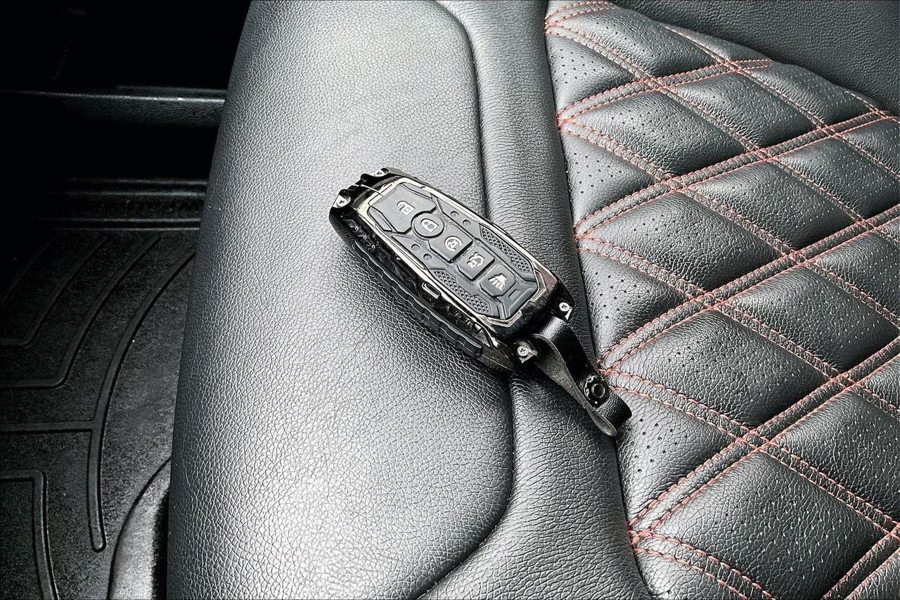 Used 2021 AGATE BLACK Ford LARIAT image 37