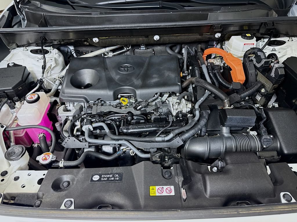 Used 2023 Ice Cap Toyota Hybrid XLE image 30
