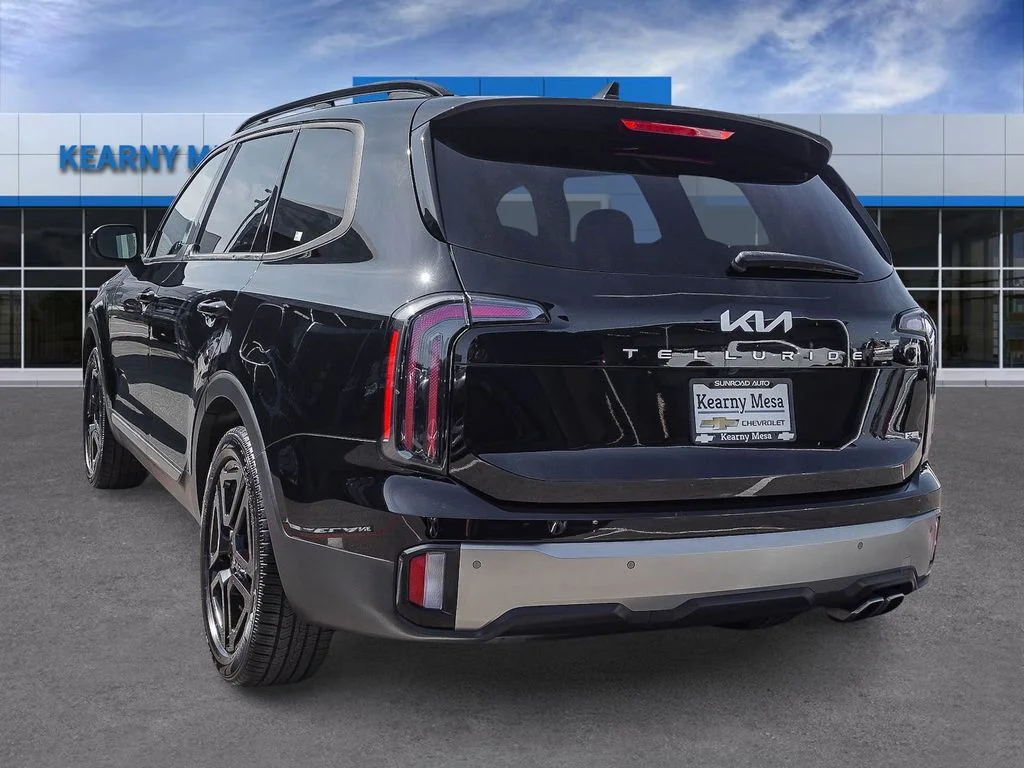 Used 2023 Black Kia EX X-Line image 4