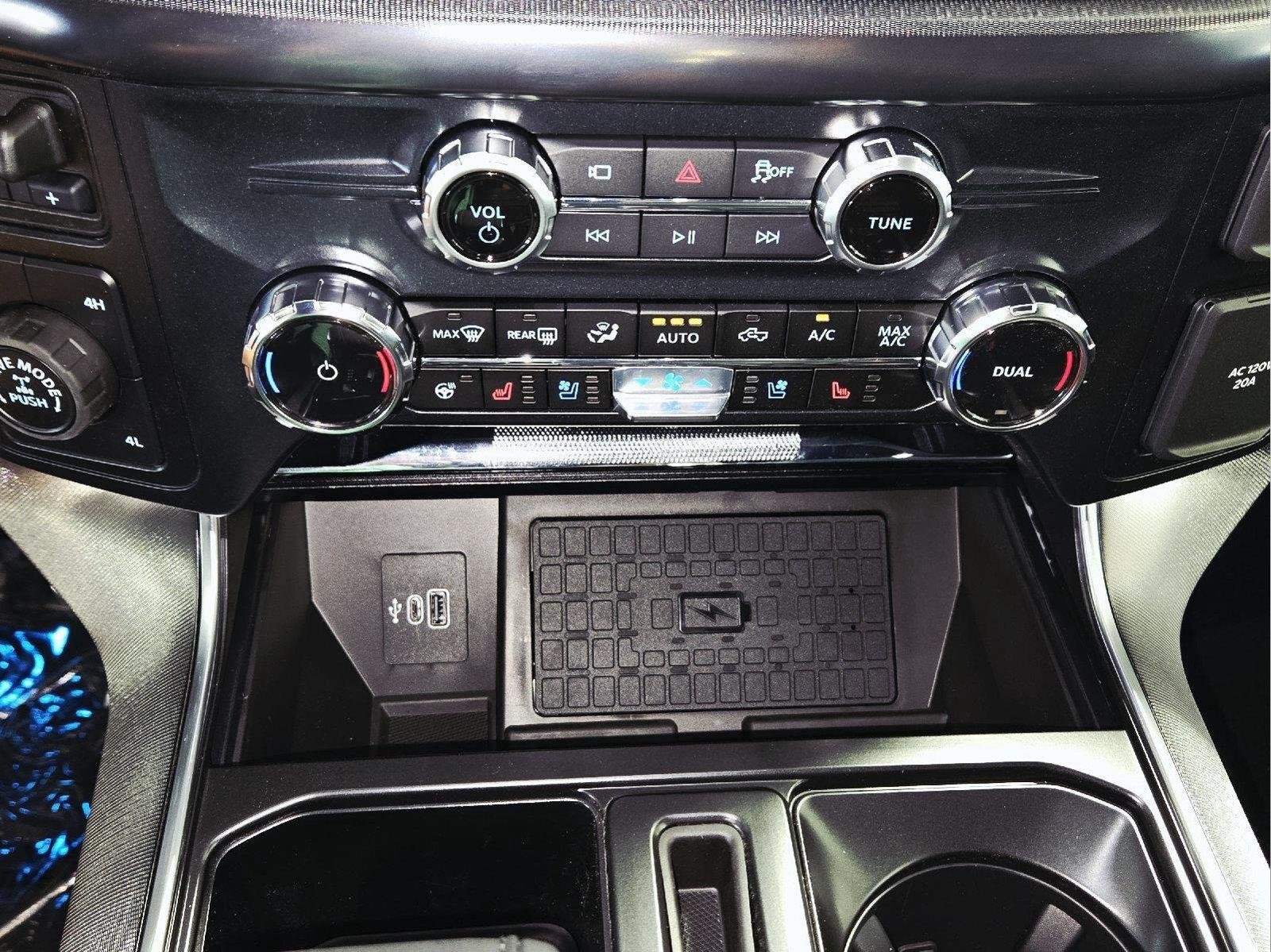 New 2026 Star White Metallic Tri-Coat Ford Platinum® image 40