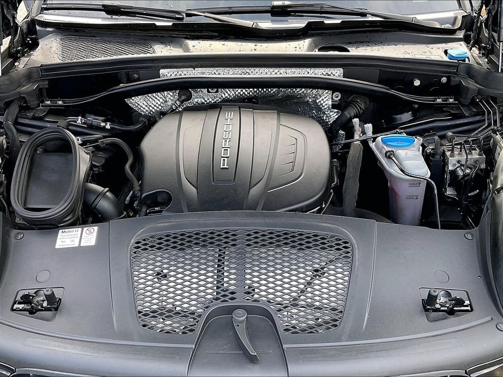 Used 2018 Black Porsche Base image 30