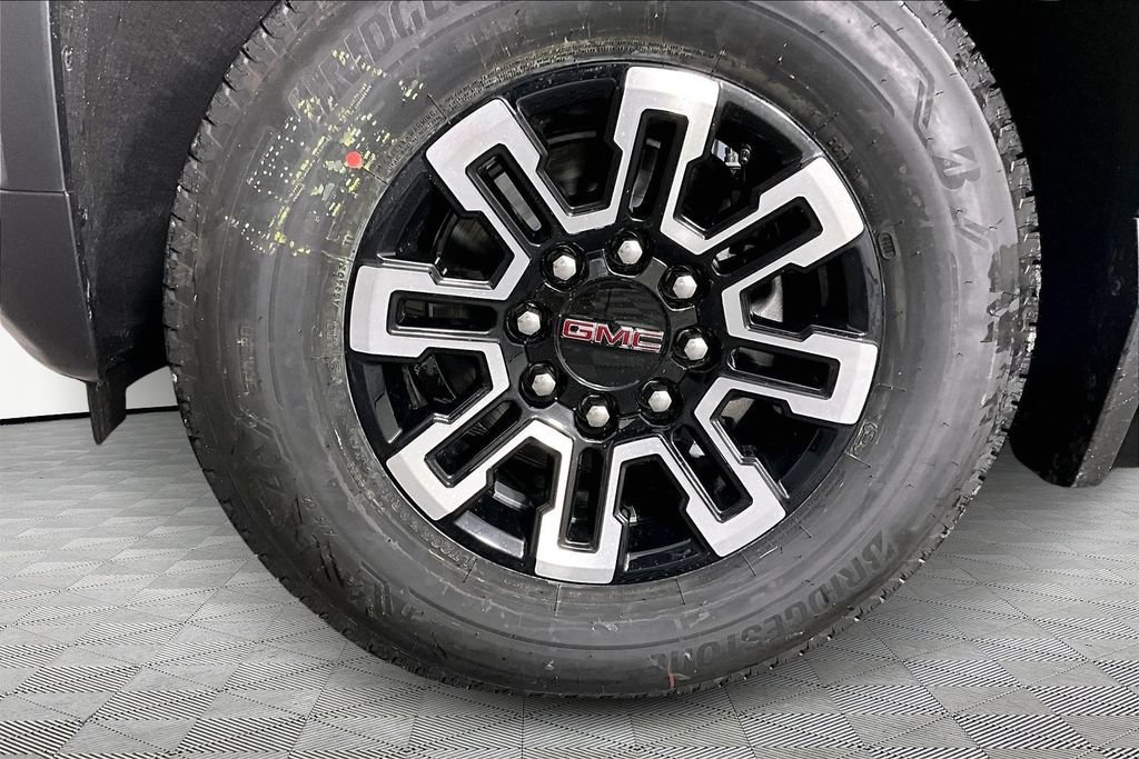 2026 GMC Sierra EV Elevation - Photo 13