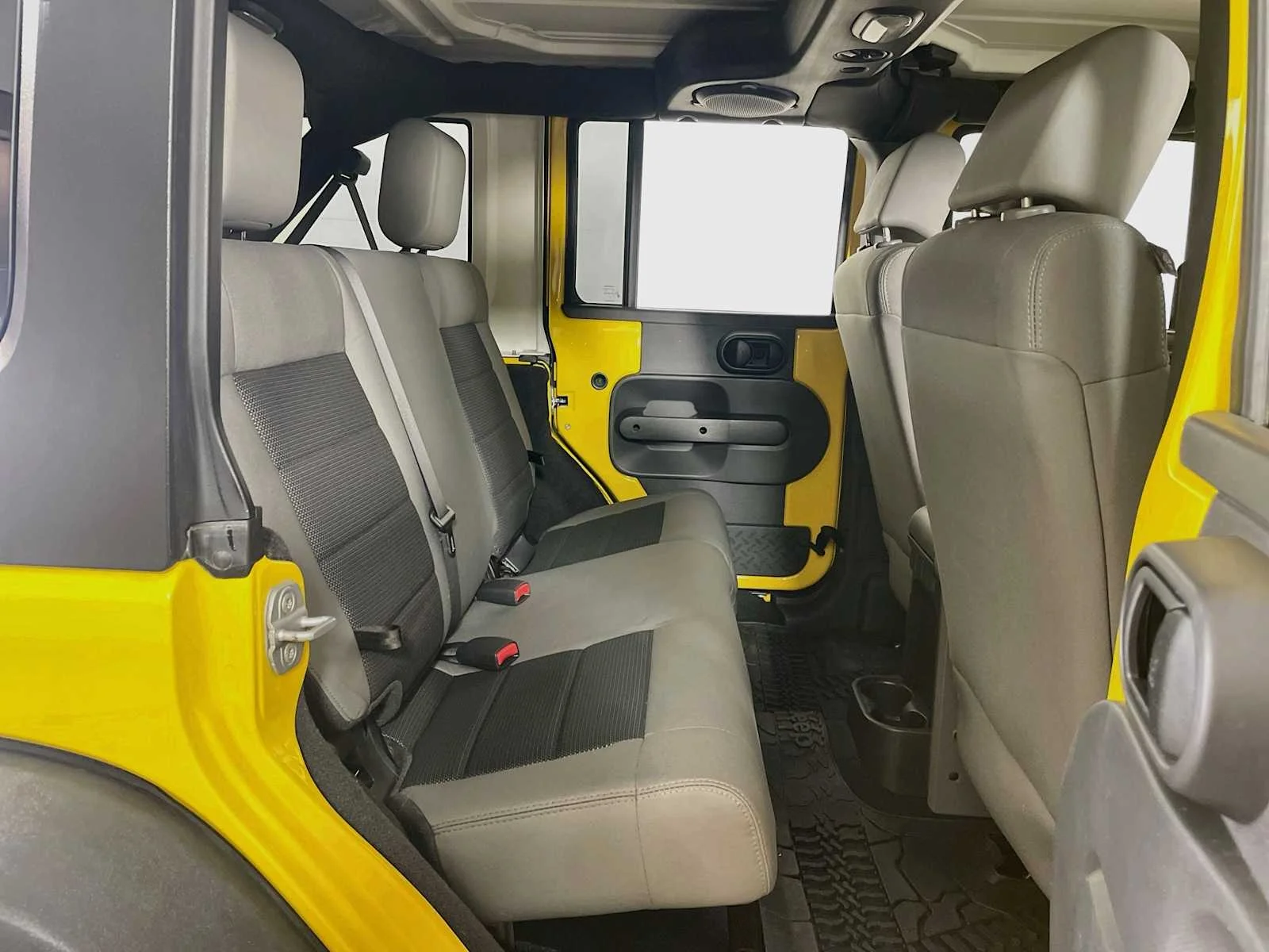 Used 2009 Detonator Yellow Jeep X image 21