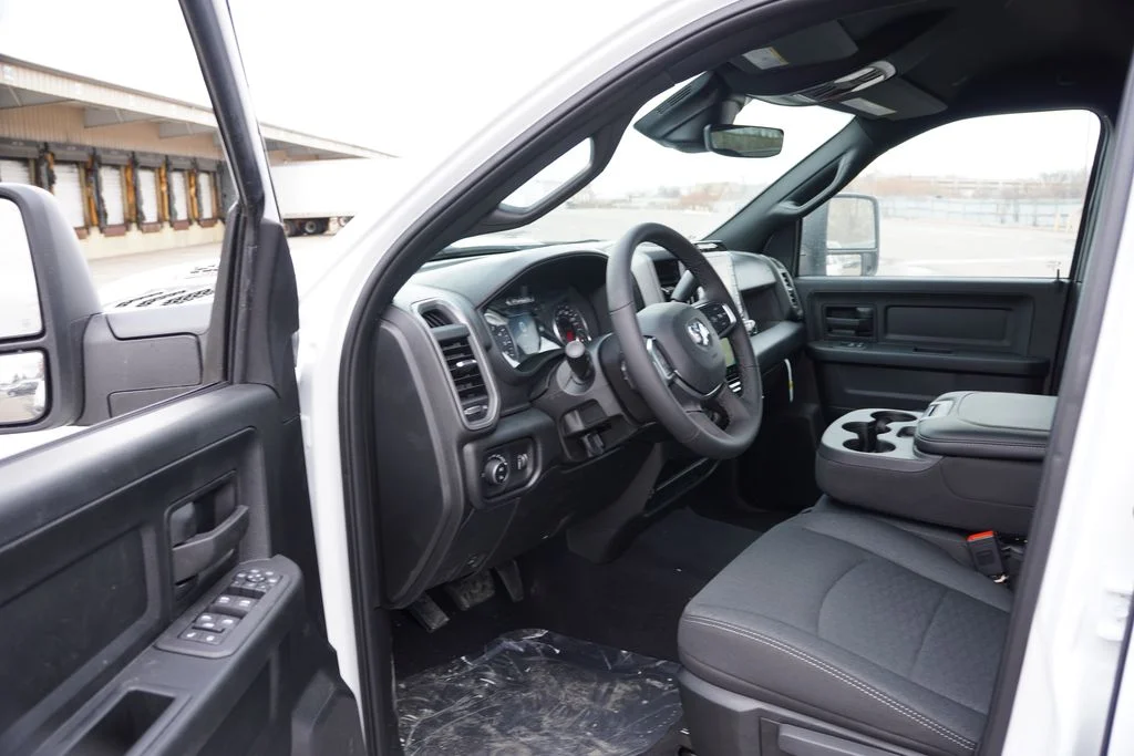 New 2026 Bright White Clearcoat RAM Tradesman image 11