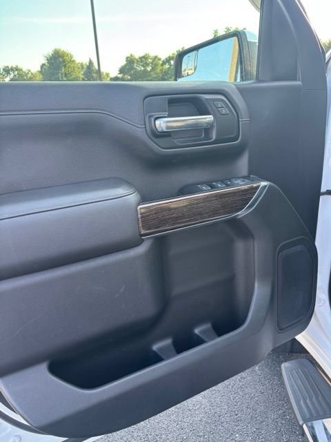 Used 2019 Summit White GMC SLE image 13