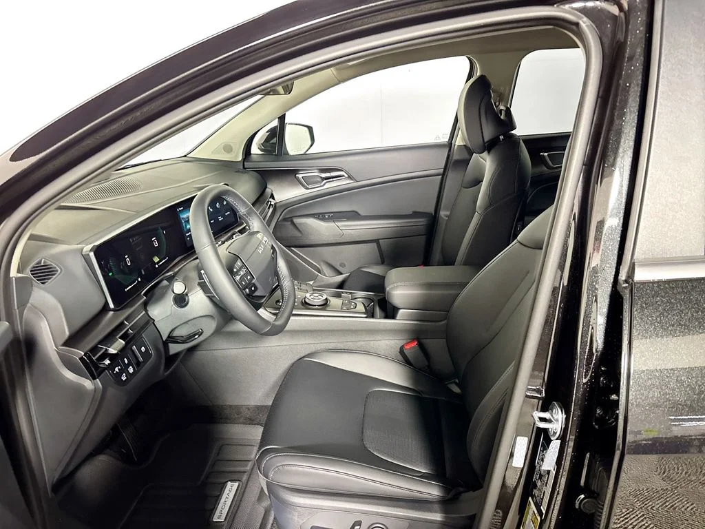 New 2026 Fusion Black Kia EX image 11