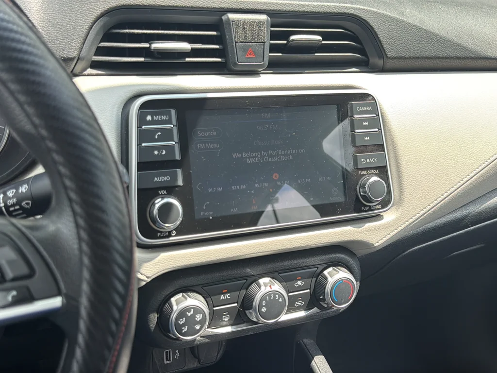 Used 2021 Black Nissan 1.6 SV image 22