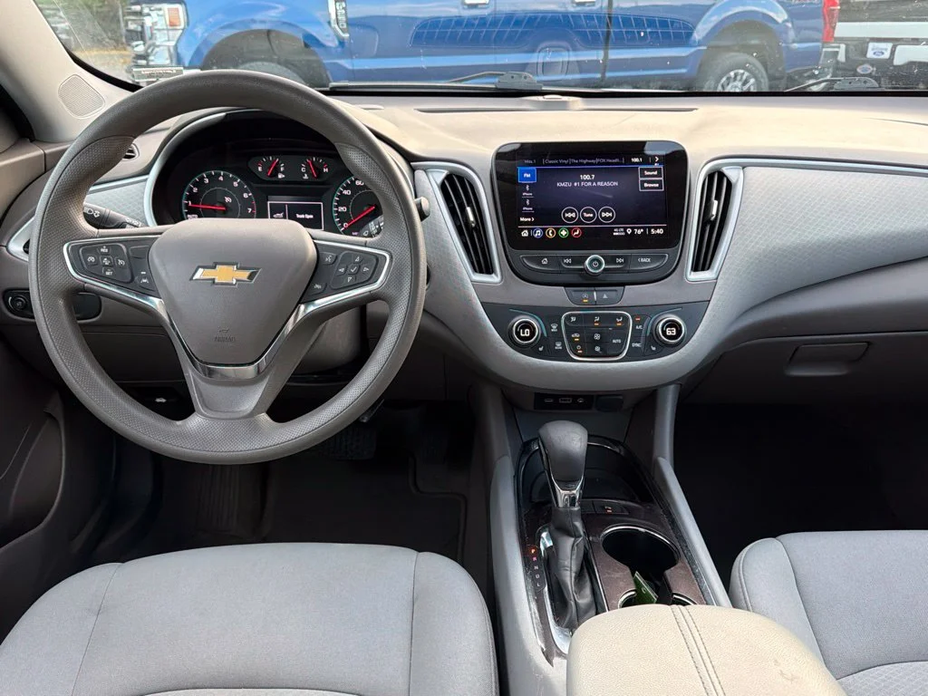 Used 2024 Summit White Chevrolet LT image 23