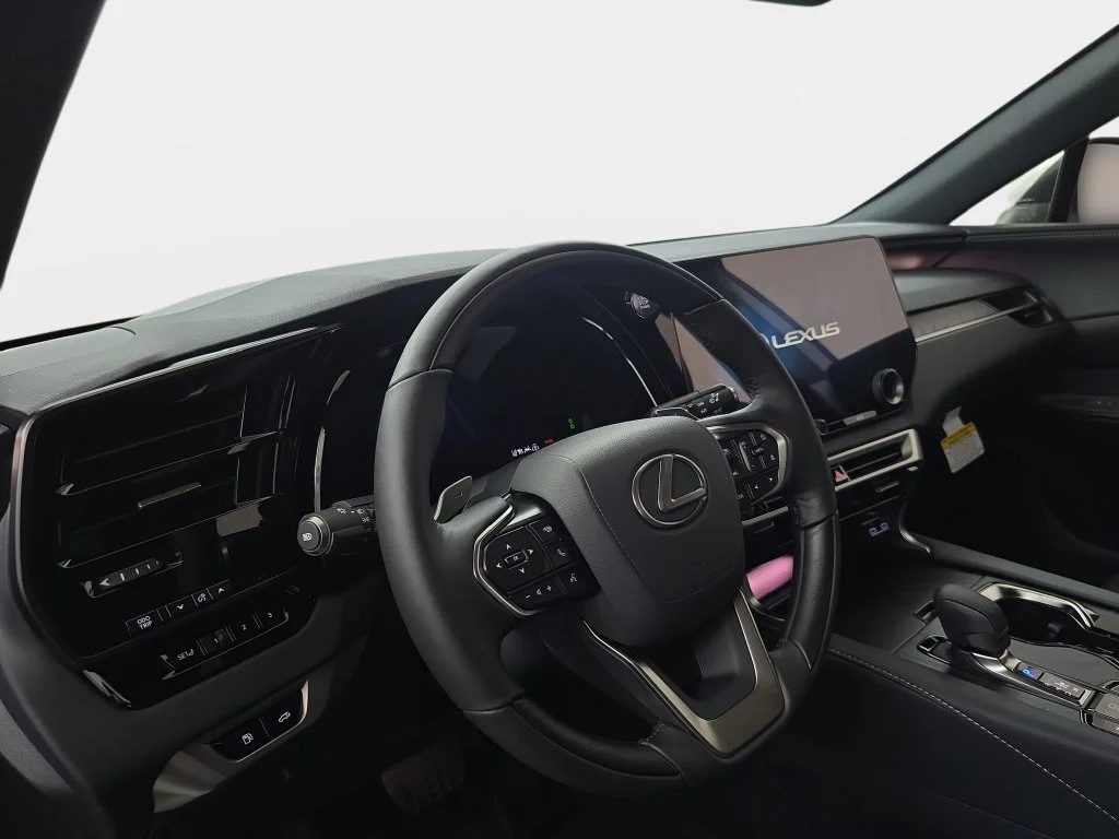 New 2026 Eminent White Pearl Lexus PREMIUM PLUS image 10