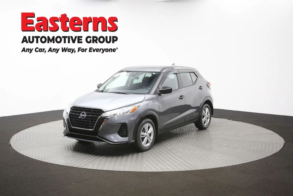 Used 2022 Silver Ford SE image 55