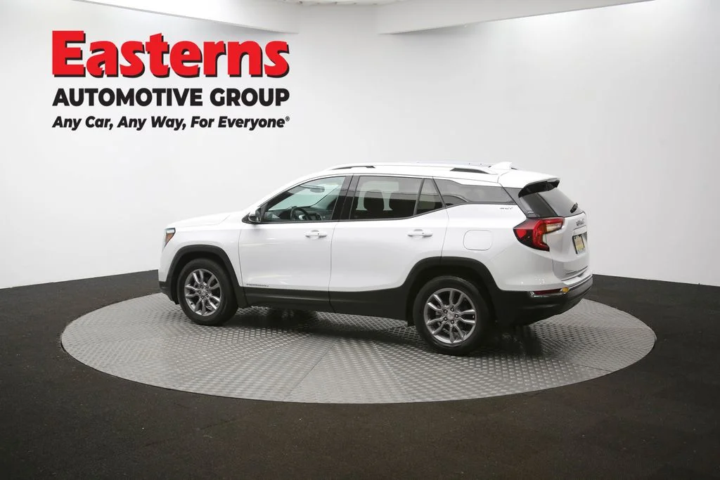 Used 2023 White GMC SLT image 64