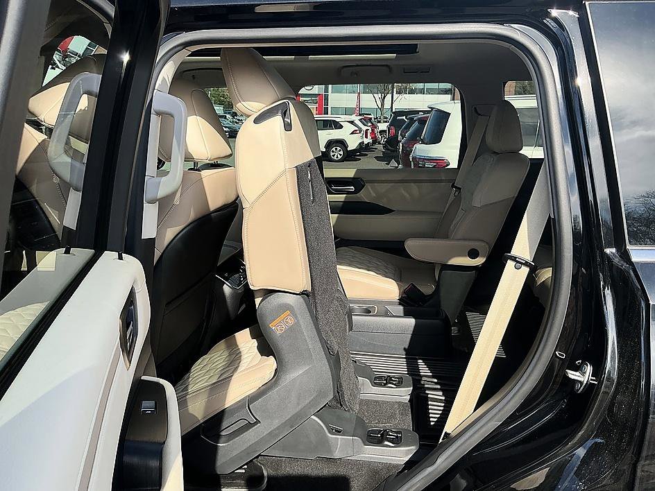 2026 Nissan Armada Platinum - Photo 23