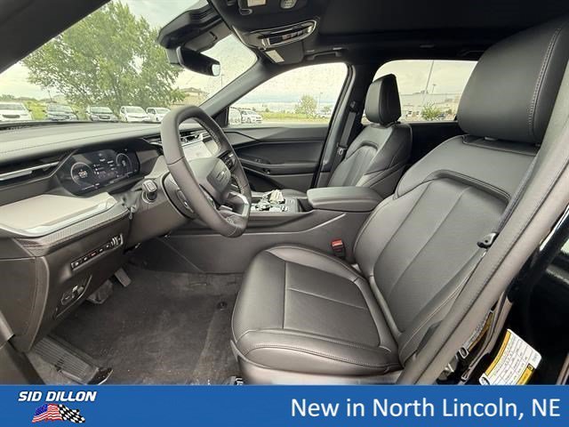 New 2026 Diamond Black Crystal Pearlcoat Jeep Laredo image 14