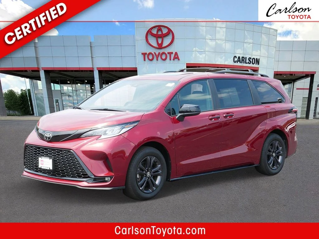 2026 Toyota Sienna XSE 7-Passenger Hybrid AWD's photo