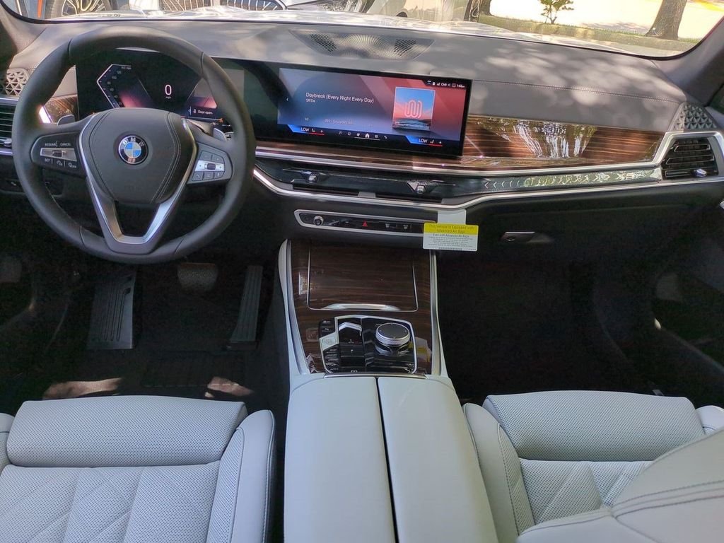 New 2026 White Metallic BMW xDrive40i image 15