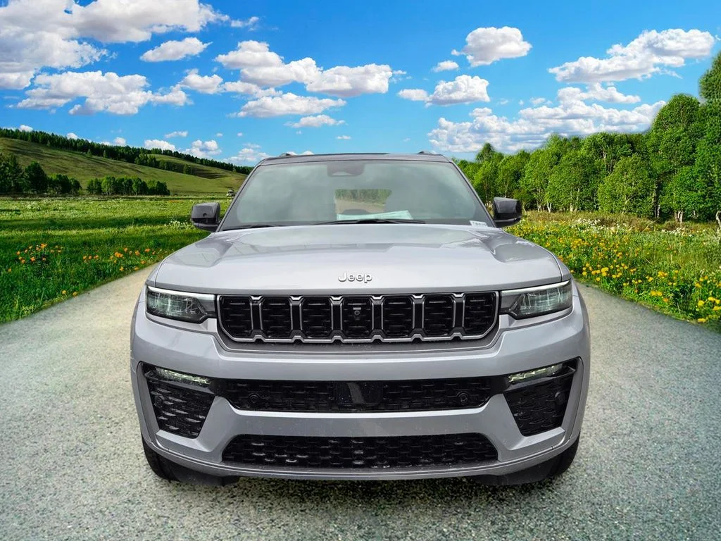 New 2026 Silver Zynith Exterior Paint Jeep Summit image 8