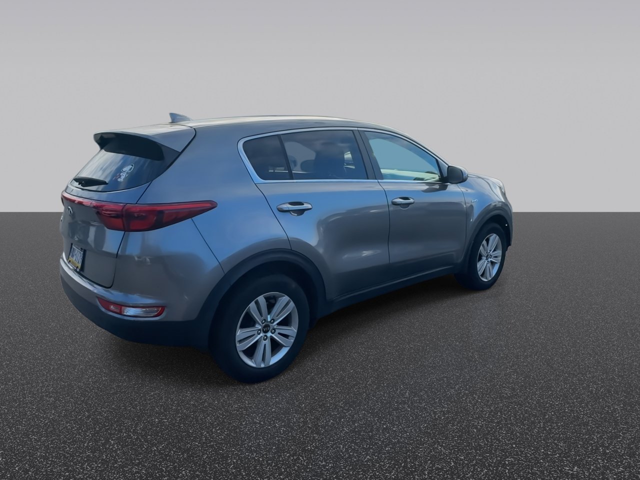 Used 2019 Mineral Silver Kia LX image 8