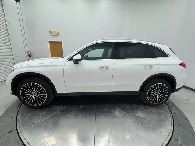 New 2026 Polar White Mercedes-Benz GLC 300 image 15