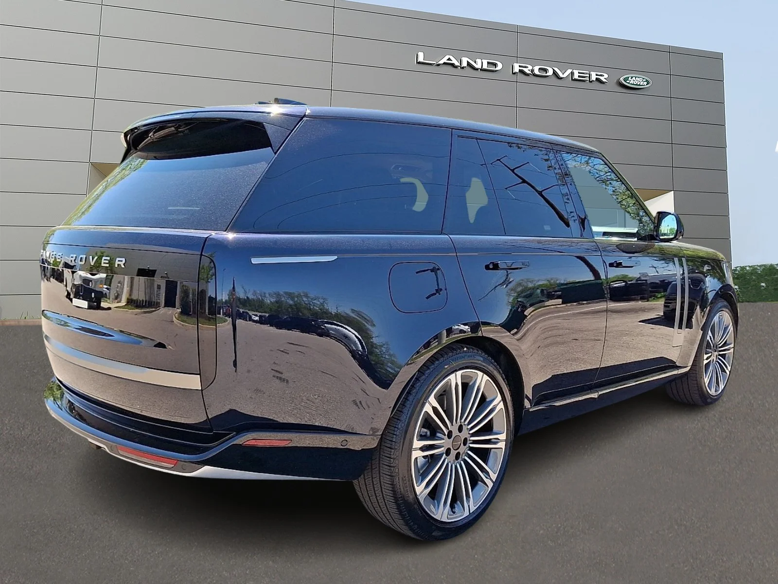New 2026 Constellation Blue Ultra Metallic Gloss Land Rover P530 SE image 2