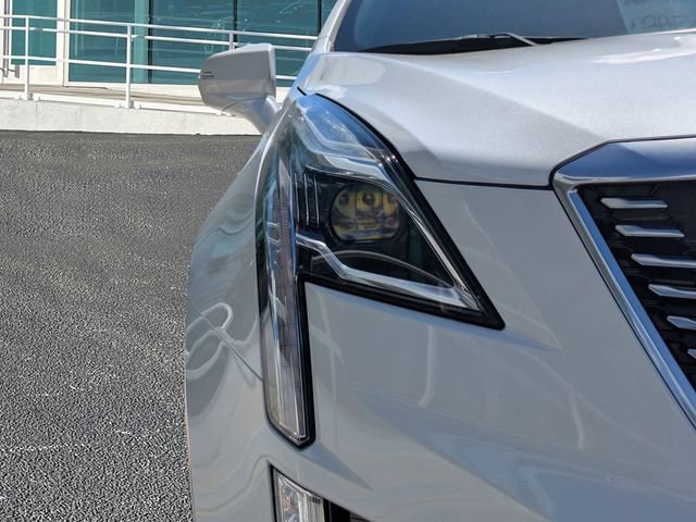 Certified Used 2025 Crystal White Tricoat Cadillac Luxury image 9